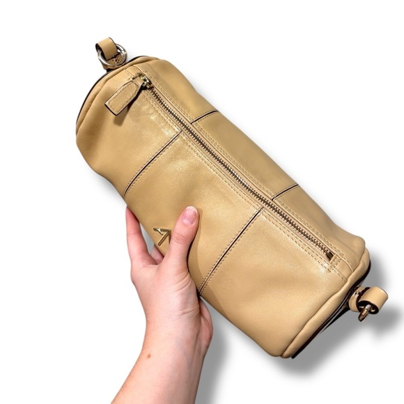 Manu Atlier Cylinder Chic Tan Leather Barrel Bag - Picture 6 of 9